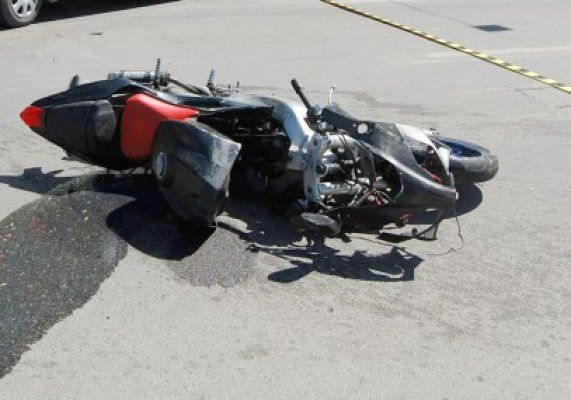 A căzut de pe motocicletă, la Maritimo: motociclistul are 17 ani